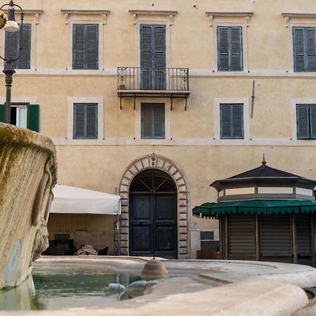 Apartmán Casa Cristina In Piazza Farnese Řím Exteriér fotografie