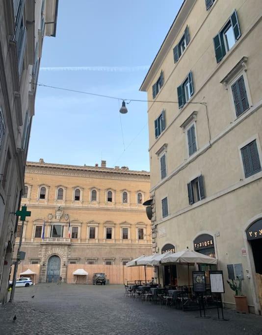 Apartmán Casa Cristina In Piazza Farnese Řím Exteriér fotografie