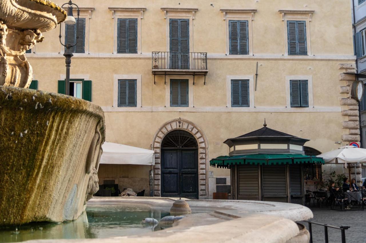 Apartmán Casa Cristina In Piazza Farnese Řím Exteriér fotografie