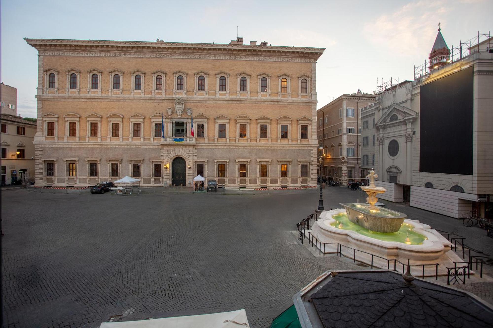 Apartmán Casa Cristina In Piazza Farnese Řím Exteriér fotografie